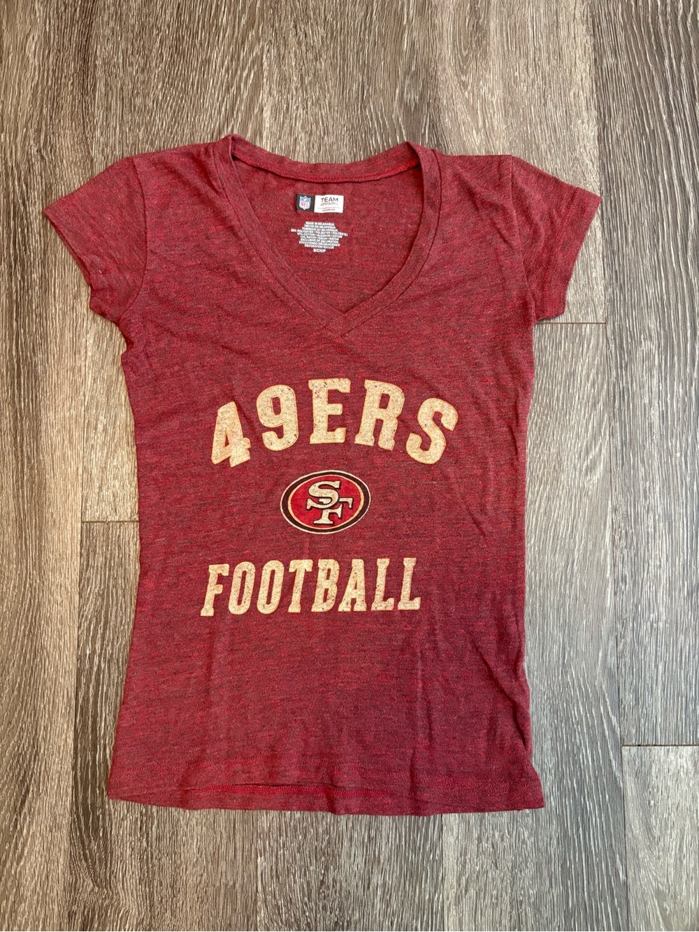 Women’s 49ers Football V-Neck Tee Small